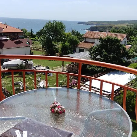 любимото синьо в Apartment *