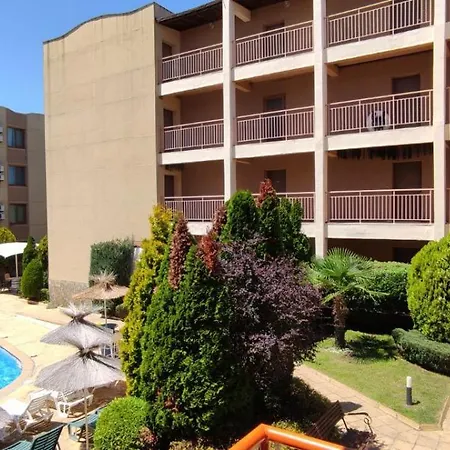 Apartment любимото синьо в Sinemoretz